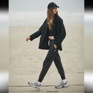 Vuori Performance Jogger In Charcoal